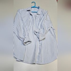 Womens long sleeve blue and white shirt.
